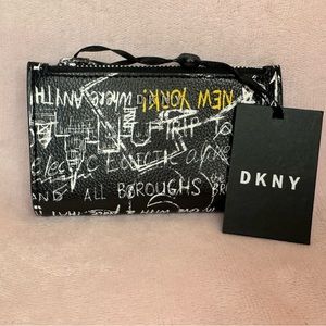 DKNY Bryant Bi Fold Card wallet NWT